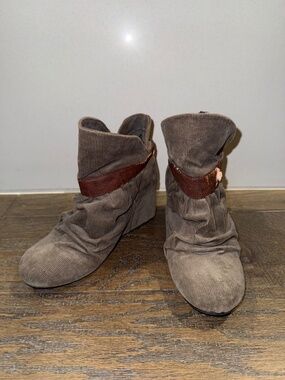 ALDO Gray Corduroy Wedge Ankle Boots Brown Buckle Strap Size 37